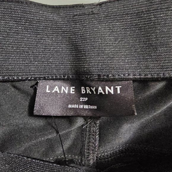 Lane Bryant Lightweight Faux-Leather Legging Pants in Black PETITE - Picture 7 of 9